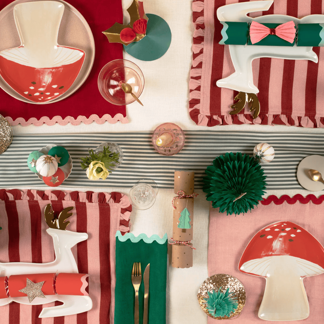 Linen napkins wiggled