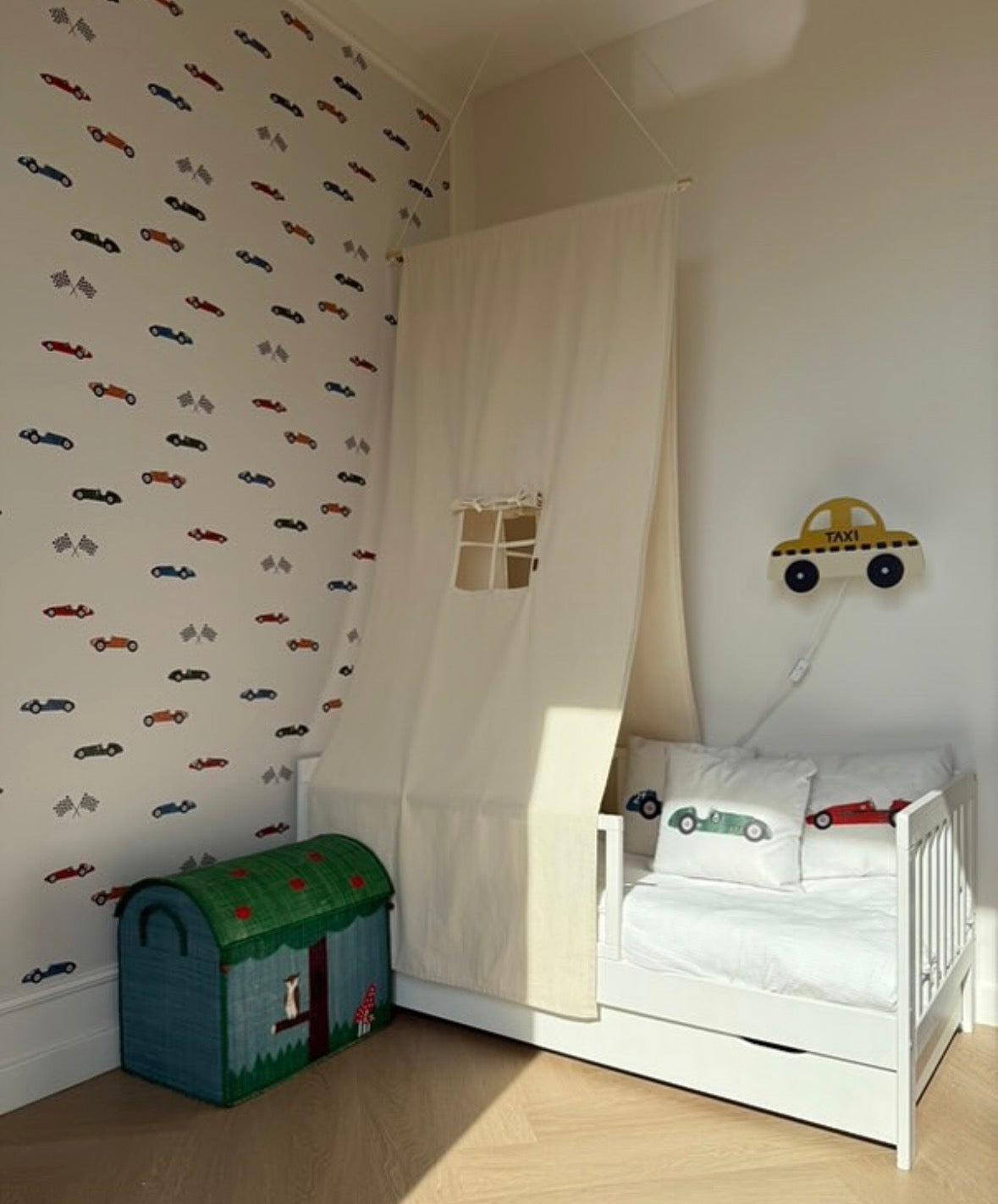 Wallpaper Racing Cars - Cream