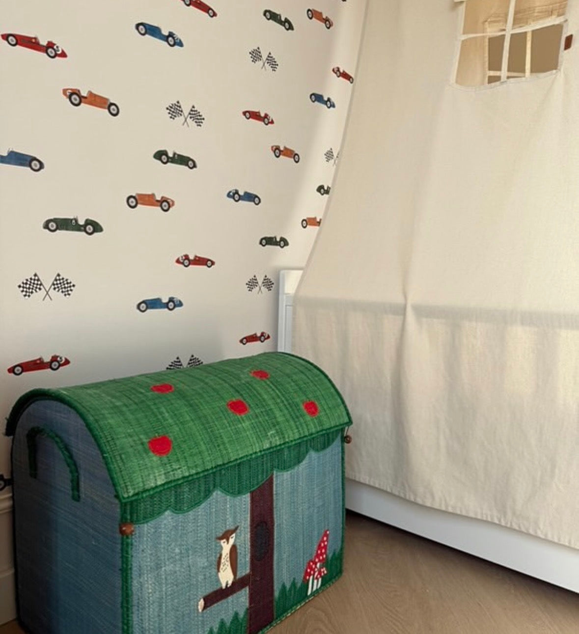 Wallpaper Racing Cars - Cream